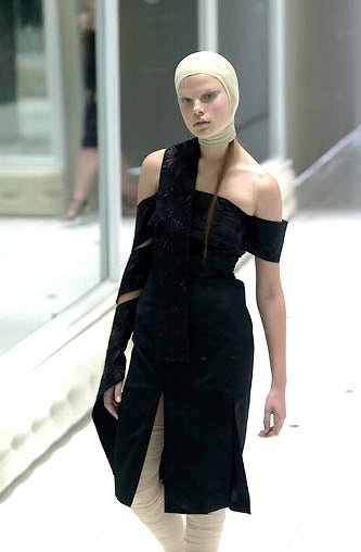 Vintage S/S 2001 Runway Voss Strapless Dress